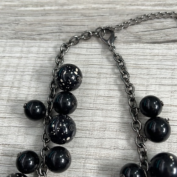 Chunky black cream speckled beaded choker dark charcoal gray chain - Picture 3 of 3